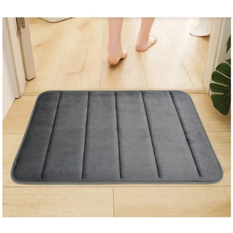 Solid Grey Non-Slip Flannel Bath Mat – Soft, Absorbent Bathroom Rug