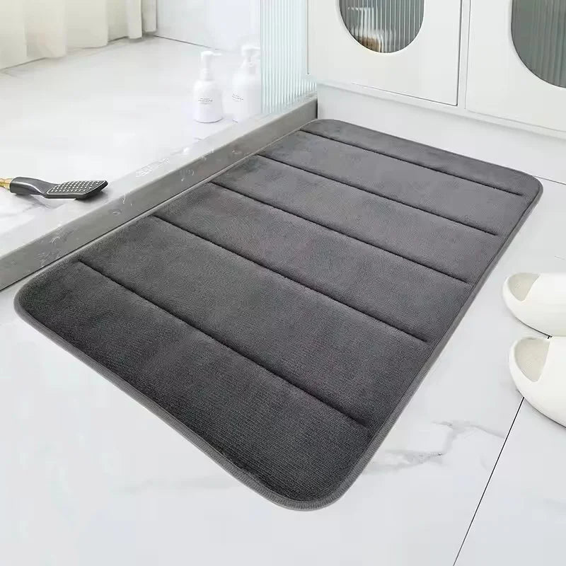 Solid Grey Non-Slip Flannel Bath Mat – Soft, Absorbent Bathroom Rug